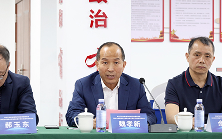【行業(yè)前沿】林業(yè)行業(yè)標(biāo)準(zhǔn)《超薄纖維板》和國家標(biāo)準(zhǔn)《木材與木制品中生物碳含量計(jì)算方法》啟動與研討會于新港集團(tuán)圓滿召開