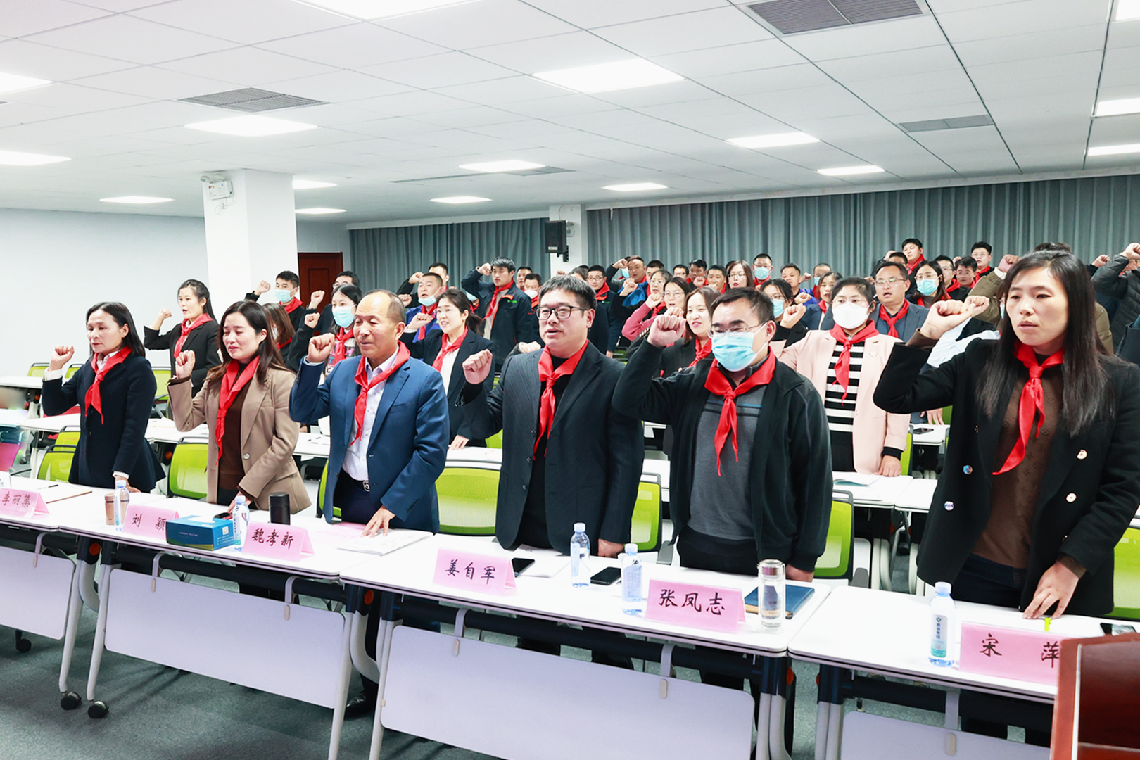 鍛鋼淬火 砥礪深耕！新港商學(xué)院首屆干部班正式啟動(dòng)